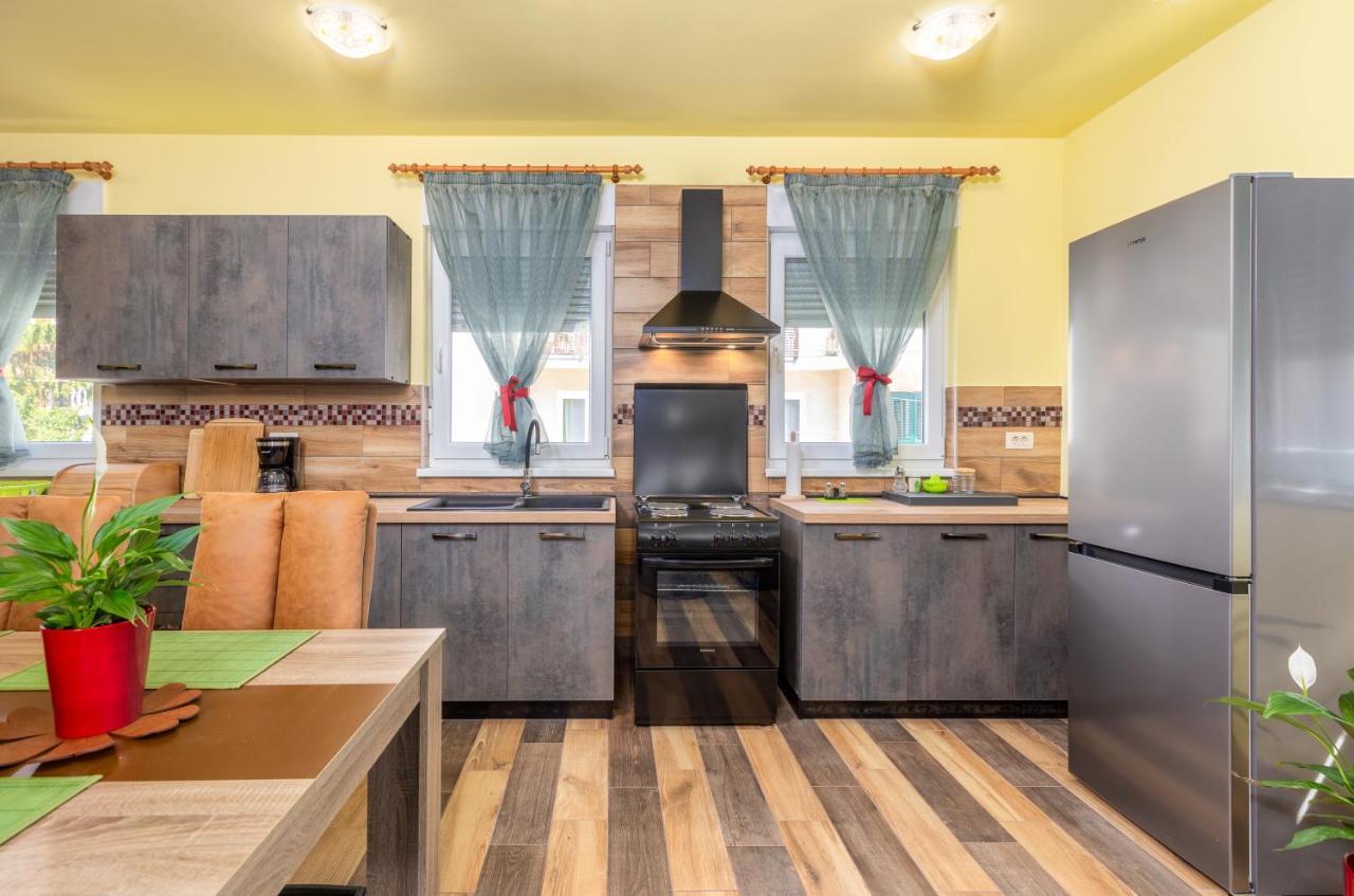 Apartmani Monte Pula Exteriér fotografie