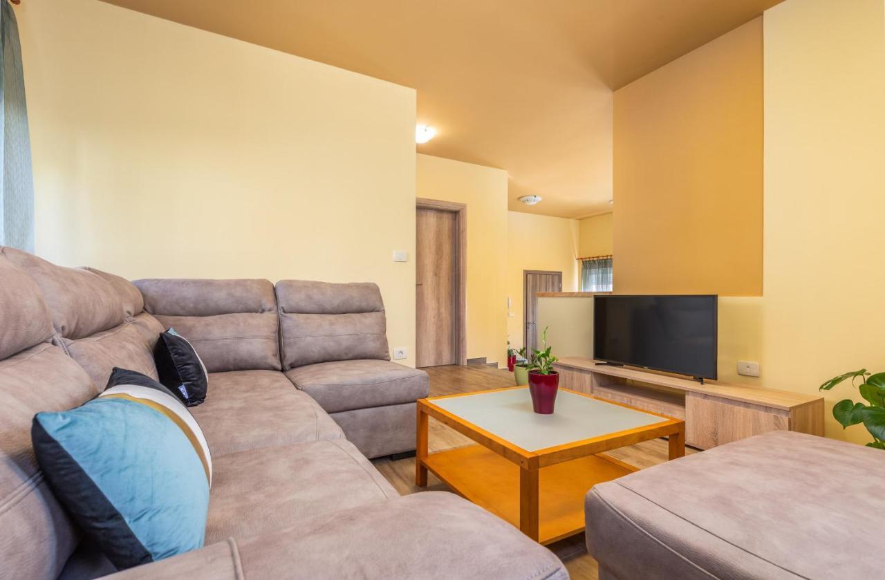 Apartmani Monte Pula Exteriér fotografie